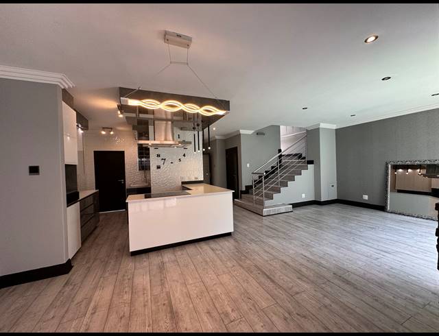 3 BEDROOM DUPLEX RENTED IN BRYANSTON